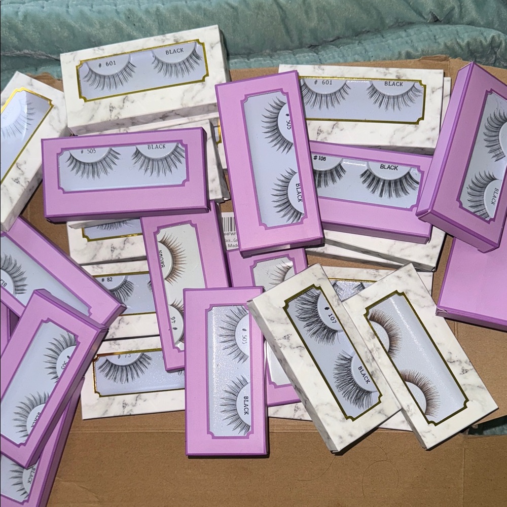 20 pairs of False Eyelashes